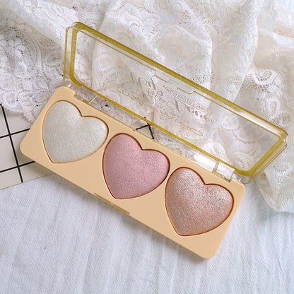 Love Trio: High-Gloss Pearlescent Highlighter Palette