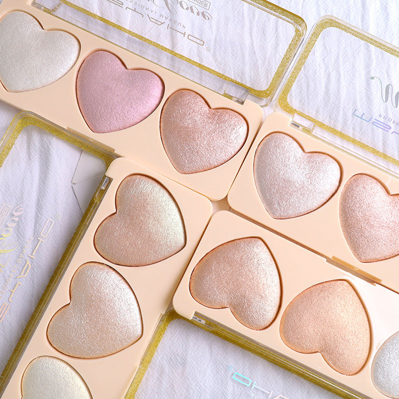 Love Trio: High-Gloss Pearlescent Highlighter Palette