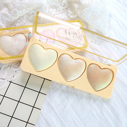 Love Trio: High-Gloss Pearlescent Highlighter Palette